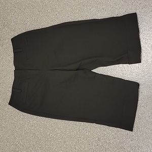 Black Dressbarn capri professional pants size 14